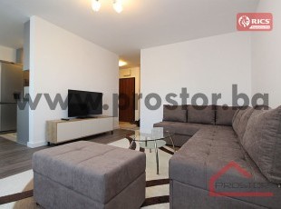Namješten renoviran dvosoban stan sa balkonom, Dobrinja