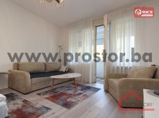 Moderan namješten trosoban stan sa terasom pored Druge Gimnazije, ul. Koševo