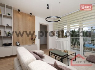DOBRINJSKA ŠETNICA! Potpuno i kvalitetno adaptiran i namješten trosoban stan sa balkonom, naselje Dobrinja