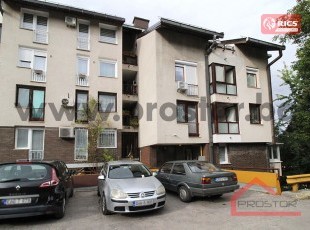 Kompaktan trosoban stan u ulici Avde Smajlovića, naselje Vraca, Novo Sarajevo