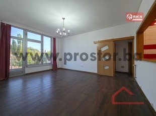 Trosoban stan ili poslovni prostor na prvom spratu poslovnog objekta, Ilidža