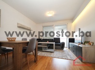 Rijetka ponuda! Luksuzno adaptiran trosoban stan sa dva balkona, stvarne kvadrature cca. 69m2 uz Radićevu ulicu, Centar Sarajevo ***Virtuelna šetnja 360°***