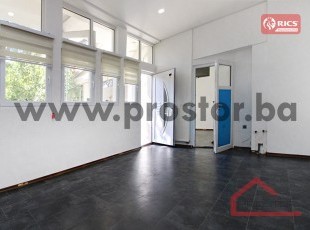 Poslovni prostor u prizemlju zgrade, Breka