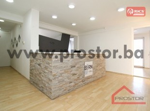 Višenamjenski poslovni prostor sa 3 parking mjesta, ulica Safeta Hadžića