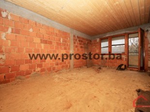 Five bedroom apartment on the third floor in a quiet street, Dobrinja. In need of renovation!, Sarajevo - FOR SALE